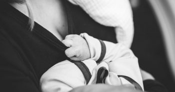 Permessi per allattamento: cosa sono, retribuzione e domanda online